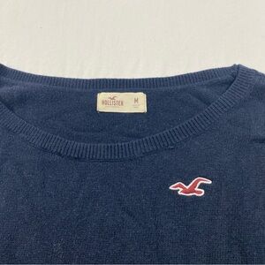 Hollister navy sweater Women’s Medium small front logo sweater